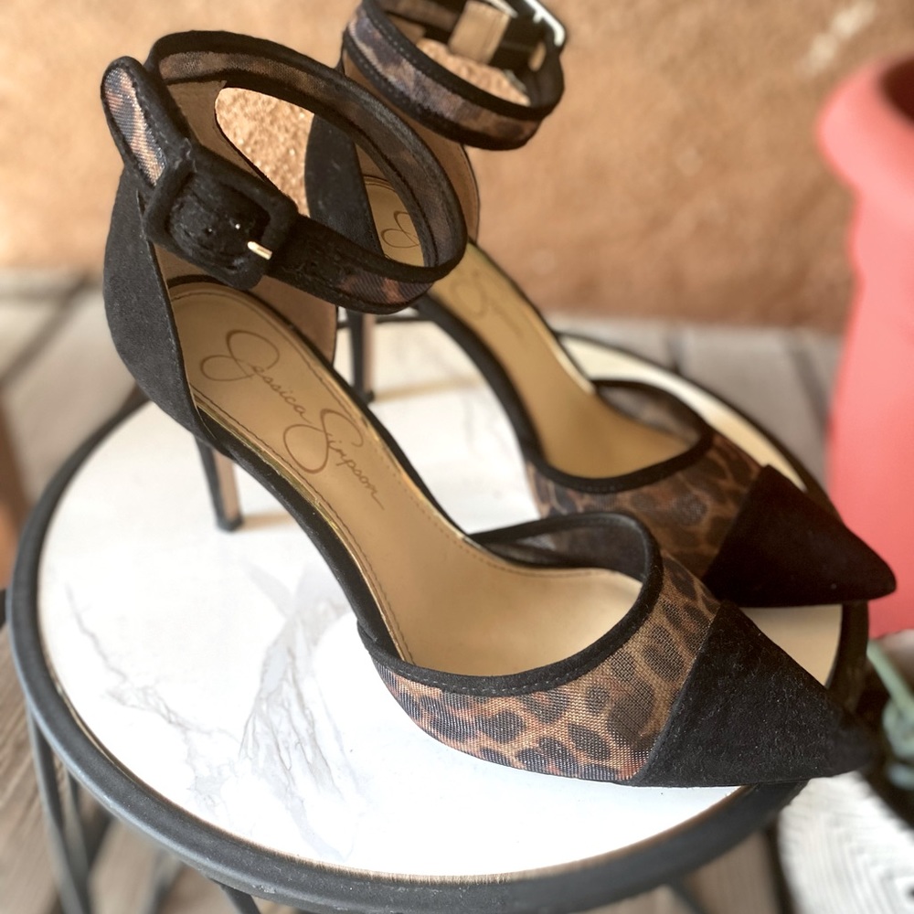 Jessica Simpson 6.5 pointed heels